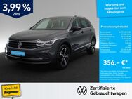 VW Tiguan, 2.0 TDI Move, Jahr 2023 - Krefeld