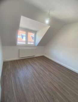 Moderne 2-Zimmer Wohnung in Düsseldorf Rath - Düsseldorf