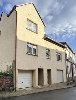 2-Familien-Wohnhaus mit kleiner Gewerbeeinheit in zentraler Lage von Eisenberg - Eisenberg (Thüringen)