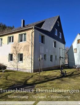 Mehrfamilienhaus mit 8 Einheiten, Gewerbehalle & 2.500m² Teich - vielseitiges Immobilienpaket - Wurzbach