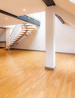 Moderne Wohnung auf zwei Etagen mit Einbauküche in der Innenstadt! - Hamm