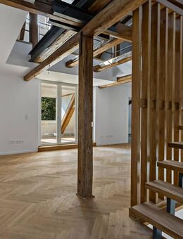 Charme trifft Großzügigkeit - Stilvolle Maisonette-Wohnung mit Galerie und Balkon! - Halle (Saale)