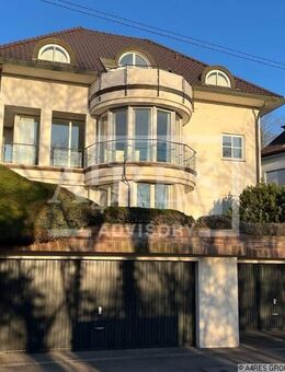 *** Bezugsfrei: Schicke Villa in bester Stuttgarter Lage *** - Stuttgart