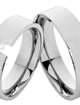 Bezaubernde Edelstahlringe E307 mit Zirkonia und Gravur - Aholming