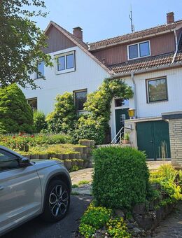 Einfamilienhaus mit Einliegerwohnung und schönem Garten - Hahausen