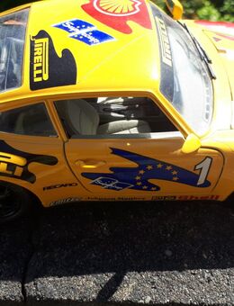 1:18 Modellauto---Porsche 911 Carrera--Pirelli--Burago--9 € - Meckenheim