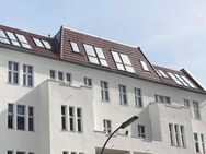 Exklusive Dachgeschosswohnung mit Aufzug! - Berlin