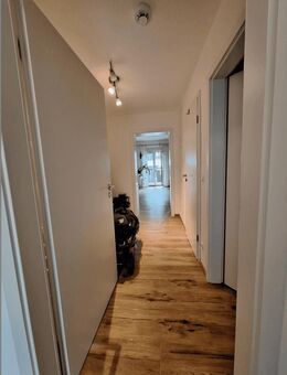 Innenstadtlage - Gemütliche 2 ZKB-Wohnung inkl. Einbauküche und Balkon - Augsburg