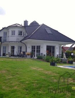 Repräsentativ und individuell: Stadtvilla in Massivbauweise mit Festpreisgarantie - Rothenburg (Tauber)