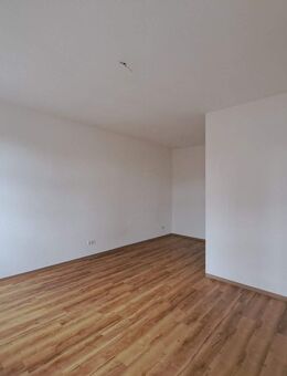 Single-Wohnung zum Wohlfühlen mit Einbauküche und Fahrstuhl - Görlitz