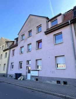 Attraktives Mehrfamilienhaus in Bitterfeld - 8 Wohneinheiten mit Potenzial für Mietsteigerungen - Bitterfeld-Wolfen