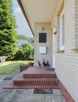 Großzügig, solide und ruhig am Ortsrand gelegen - Burg (Dithmarschen)