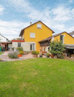 Freistehendes Mehrgenerationenhaus mit gepflegtem Garten in ruhiger Lage - Remchingen