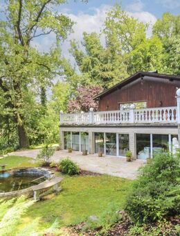 Wohnen im Grünen: Einfamilienhaus mit Pool und großzügigem Garten in Alleinlage! - Landshut