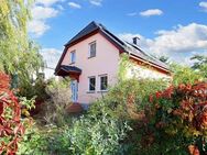 Familiäres Wohnvergnügen: Bezugsfreies 5-Zi-EFH mit großem Garten, Sauna und unverbauter Aussicht - Frankfurt (Oder)