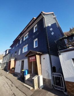 Renoviertes Haus mit 2 kompletten Wohnungen und schönem Garten - Masserberg