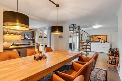 FL-Jürgensby: Luxuriöse Maisonette-Wohnung mit riesiger, teils überdachter Dachterrasse!