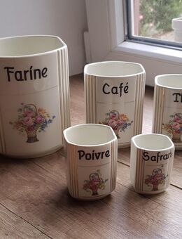 5 Gefäße aus Porzellan Oval Gewürze Französisch beschriftet florales Muster - Gachenbach