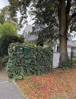 Neubau-Villa aus 2013, hervorragende Ausstattg, zusätzl. Massivhaus im Garten von 44 m², beste Gegend!! - Hohen Neuendorf