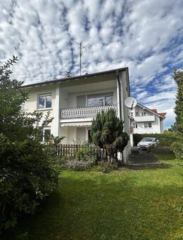 Attraktive Doppelhaushälfte mit Ausbaupotential und idyllischem Garten. - Rot (Rot)