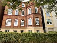 Mitten im Univiertel - großzügige 3 Zimmer Altbauwohnung mit 2 Balkonen und Einbauküche - Kiel