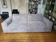 Neues Sofa in grauem Breitcord - Megasofa von Ole Gunderson - Bonn