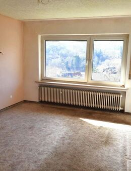 Zweifamilienhaus auf geräumigem Grundstück - ideal für individuelle Nutzungsmöglichkeiten. - Engelskirchen