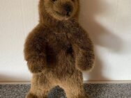 Kösen Braunbär stehend, ca. 28 cm hoch mit viel Liebe zum Detail - lebensnah und faszinierend - Bochum