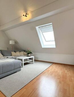 Renovierte & wunderschöne 2-Zimmer Wohnung mit Stellplatz und Terrasse - Sulzfeld (Baden-Württemberg)