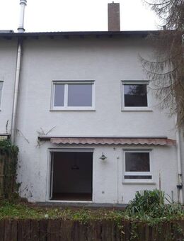 Renovierungsbedürftiges Juwel im Split-Level-Stil - Reihenendhaus mit großem Garten in Toplage - Darmstadt