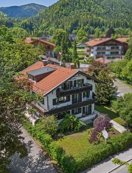 Bad Wiessee: Mehrfamilienhaus in zentraler Lage, vollvermietet, mit sehr guter Infrastruktur - Bad Wiessee