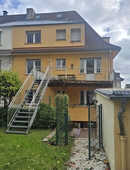 SB-Rodenhof: MFH mit 2 Wohnungen und Kosmetikinstitut (3. Wohnung) mit schönem Grundstück/Selbstnutzen mit Mieteinnahmen!!! - Saarbrücken