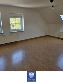 Großzügige 3-Zimmerwohnung unterm Dach in ruhiger und grüner Lage! - Roßwein