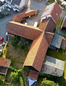 Reizvolle Hofanlage mit großem Potenzial und schönem Garten - Lichtenfels (Hessen)