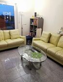 Gepflegte Ledergarnitur, einzeln oder zweiteilig in LongLife Leder, Farbe „Apfelgrün" in 46244