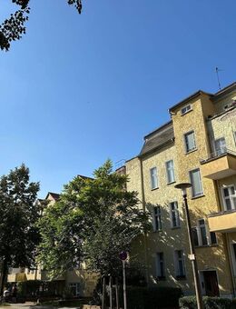 Solides Mehrfamilienhaus mit Entwicklungspotenzial im gefragten Berlin-Karlshorst - Berlin