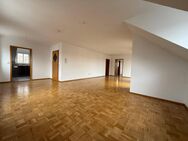 Einzigartige 3,5-Zimmer-Wohnung mit traumhaftem Blick über Crailsheim ab sofort zur Miete frei! - Crailsheim