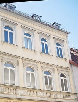 Zwei in den 90igern teilsanierte, modernisierungsbedürftige Mittelhäuser mit Entwicklungspotenzial, Gewerbe- und Wohnflächen - Waldenburg (Sachsen)