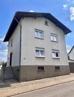 Freistehendes Zweifamilienhaus mit Potenzial in Ottweiler - Ottweiler