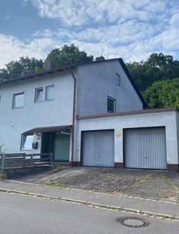 Wohnhaus mit Potential und großem Grundstück in Nittendorf - Nittendorf (Markt)