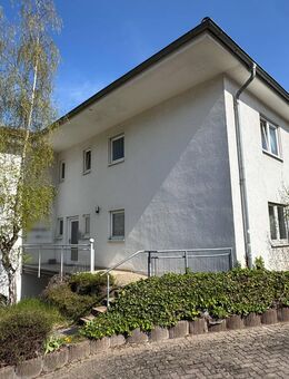 MERZIG - Gepflegte 2ZKB-Wohnung mit Balkon, Stellplatz und Lagerraum in zentraler Lage - Merzig