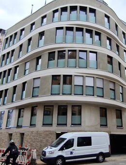 Erstbezug! Exklusive 4-Raum-Wohnung / Aufzug/ Stellplatz/ Balkon/ eindrucksvoller Wintergarten/ mitten im Zentrum - Halle (Saale)