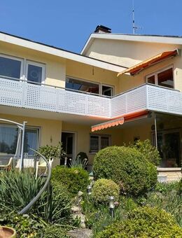 Gepflegtes Einfamilienhaus mit Einliegerwohnung in ruhiger Lage, mit Garten und Garage - Rottweil