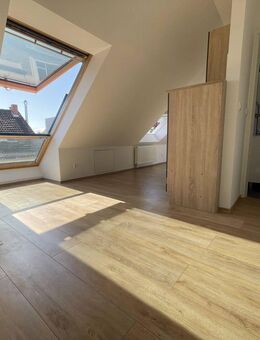 Helles Penthouse mit Dachterrasse im wunderschönen Neckarau - Mannheim