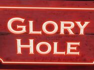 JETZT!!! Gloryhole für gutbestückte Hetero / Bi Jungs, absolut anonym - München