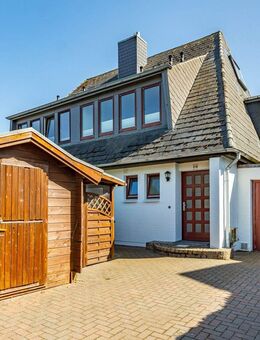 EINZIEHEN & WOHLFÜHLEN ! RENOVIERTE, HELLE DOPPELHAUSHÄLFTE MIT GARTEN IN SÜDAUSRICHTUNG - Sylt