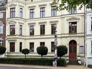 Wenige Stufen zu Ihrer 2 Zimmer-Stadtwohnung - in idealer Innenstadtlage am Pfaffenteich! - Schwerin