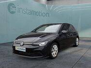 VW Golf, 1.5 VIII R-Line eTSI BlackStyle Re, Jahr 2023 - München