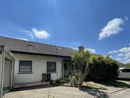 Reduzierung!! Sonnige 3-Zi. im Souterrain mit EBK, Garten & Garage - Öhningen
