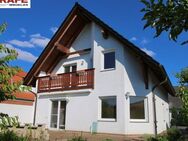 Freistehendes Einfamilienhaus mit Balkon, Terrasse, Garage und schönem Garten - Magdeburg